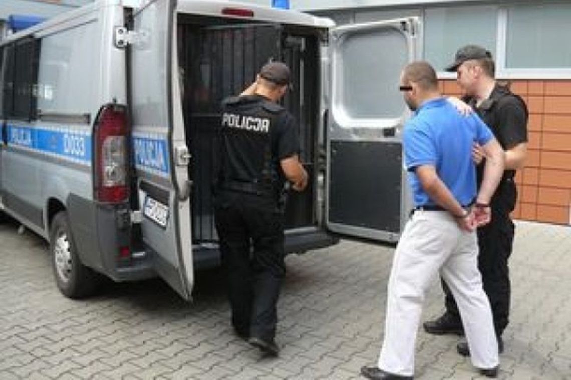 Nękał byłą dziewczynę i podpalił stodołę jej rodzinie