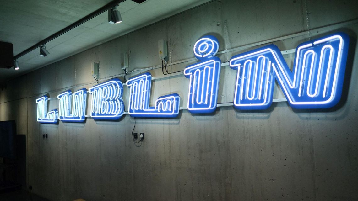Neon z napisem "Lublin" może zawisnąć nad al. Tysiąclecia w Lublinie. Są też dwa inne pomysły Neon z napisem "Lublin" może zawisnąć nad al. Tysiąclecia w Lublinie. Są też dwa inne pomysły