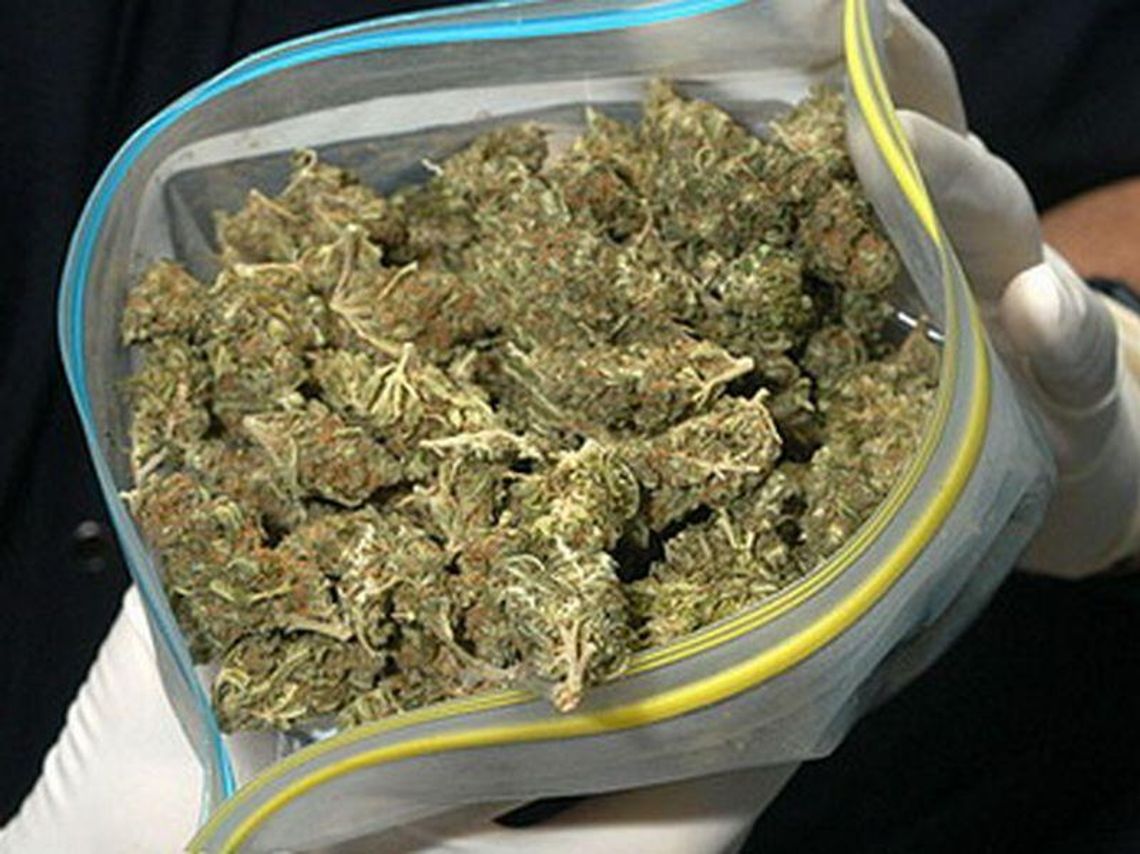 Nerwowy kierowca miał 70 gram marihuany 