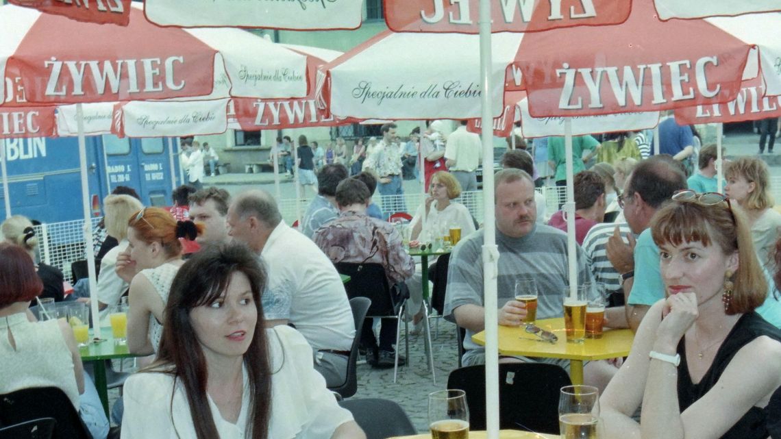 Niby się nie zmienia, a jednak… Kazimierz Dolny w latach 90-tych. „Wtedy jeszcze nie przyjeżdżała Warszawa”
