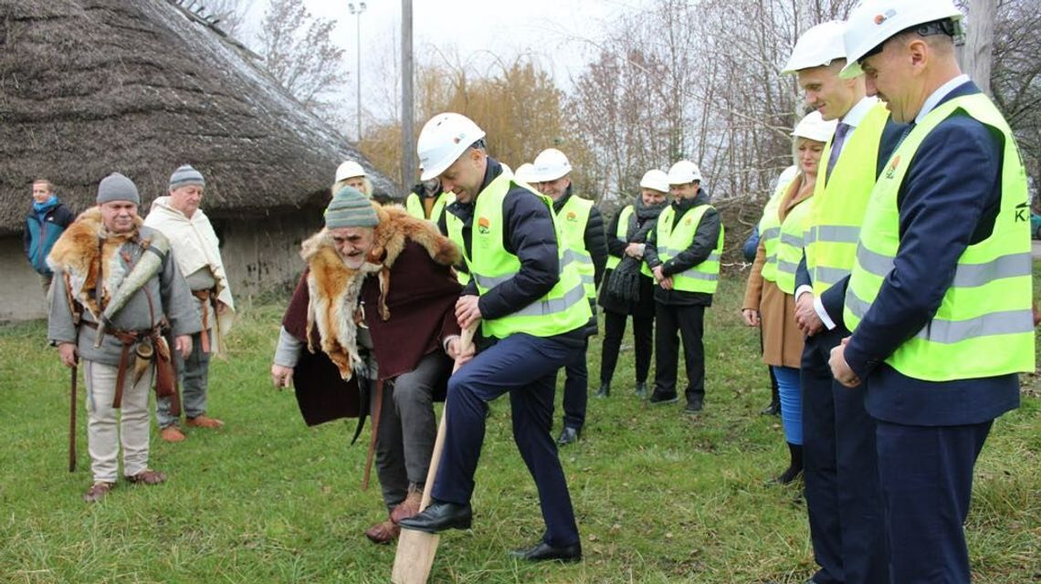 Nie będzie można zwiedzać Wioski Gotów w Masłomęczu. Teraz to plac budowy
