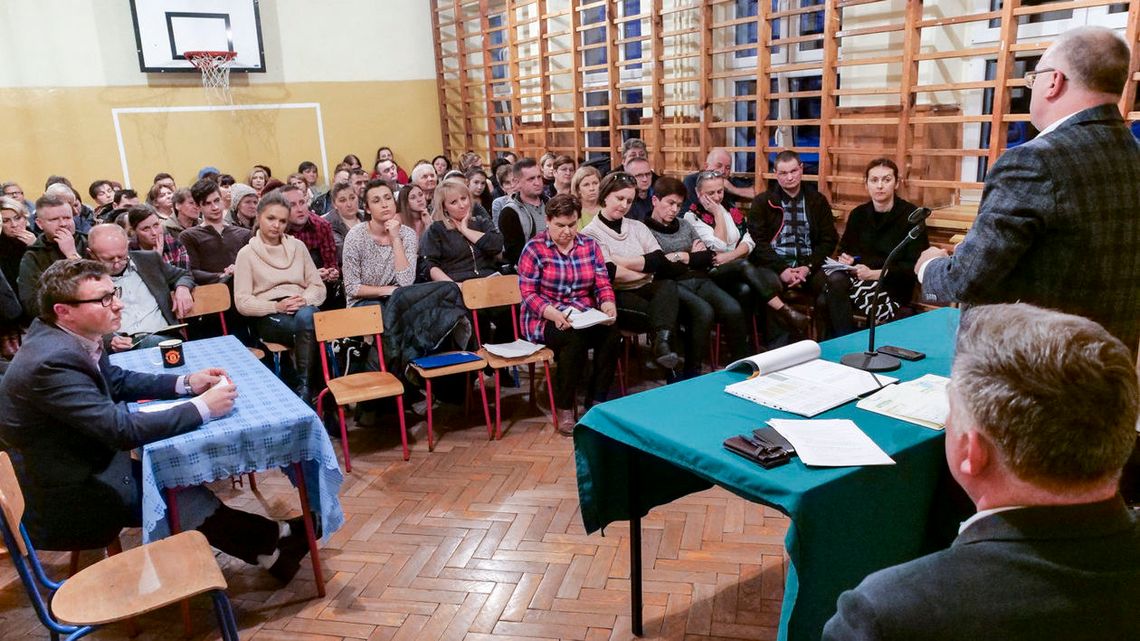 Nie chcą likwidacji szkoły w Wierzchowiskach. "Będziemy walczyć. Na pewno nie odpuścimy tego tematu"