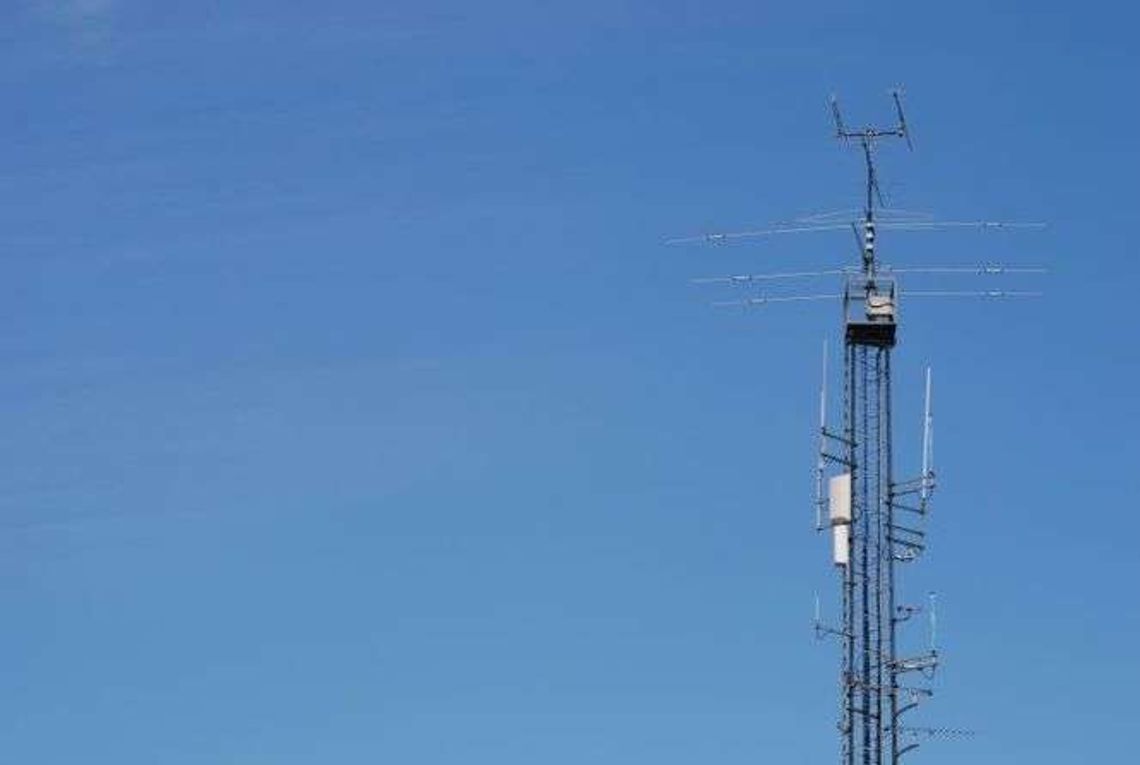 Nie chcą mieć anten na dachu bloku. Sprawa nadajników ciągnie się już 10 lat