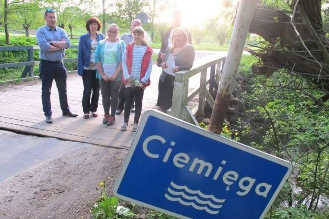 Nie chcą mieć linii energetycznej za oknem. 'Nikt z nami nie rozmawiał!'