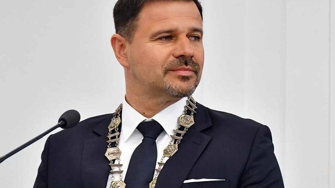 Nie chciał, ale musi. Rafał Zwolak zarobi jednak więcej Nie chciał, ale musi. Rafał Zwolak zarobi jednak więcej