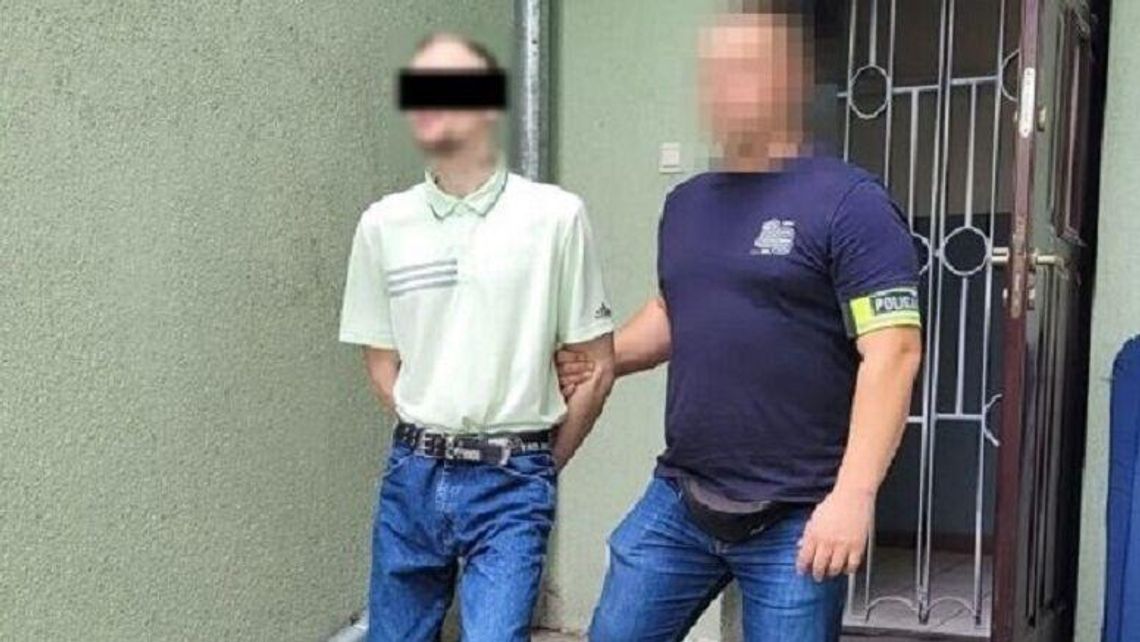 Nie chciał otworzyć drzwi, więc policjanci je wyważyli. 33-latek trafił do więzienia