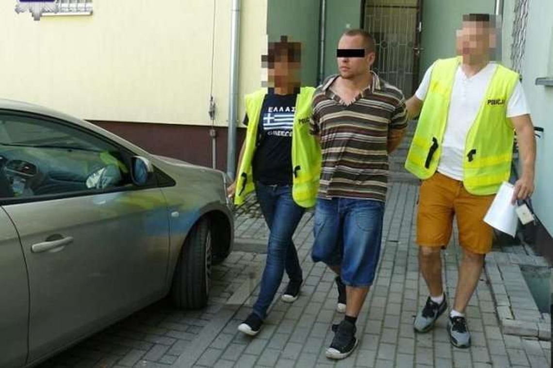 Nie chciała mu sprzedać leku, ukłuł ją igłą. Krzyczał, że zaraził ją wirusem