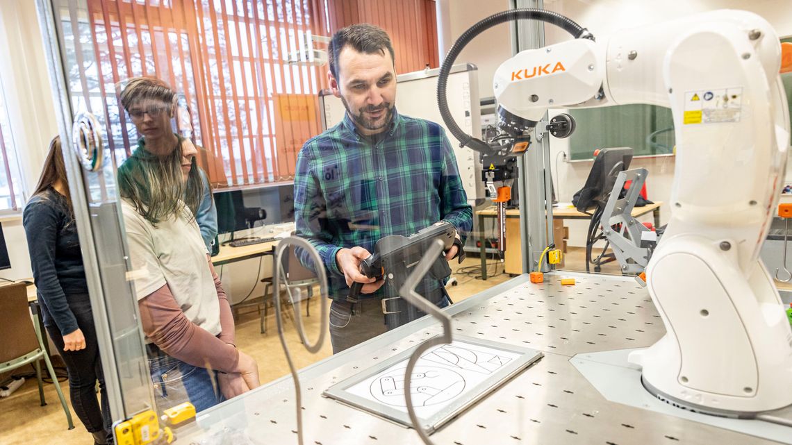 Nie czekaj na przyszłość. Studiuj tam, gdzie ją tworzą – Wydział Mechaniczno-Technologiczny