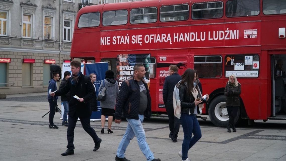 Nie daj się sprzedać! Czerwony autobus przyjedzie do Lublina