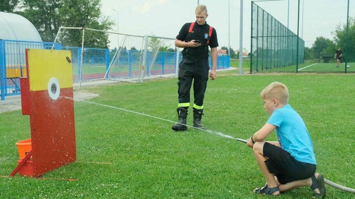 Nie dał rady Cezary Pazura, to na front walki z COVID-19 idą strażacy