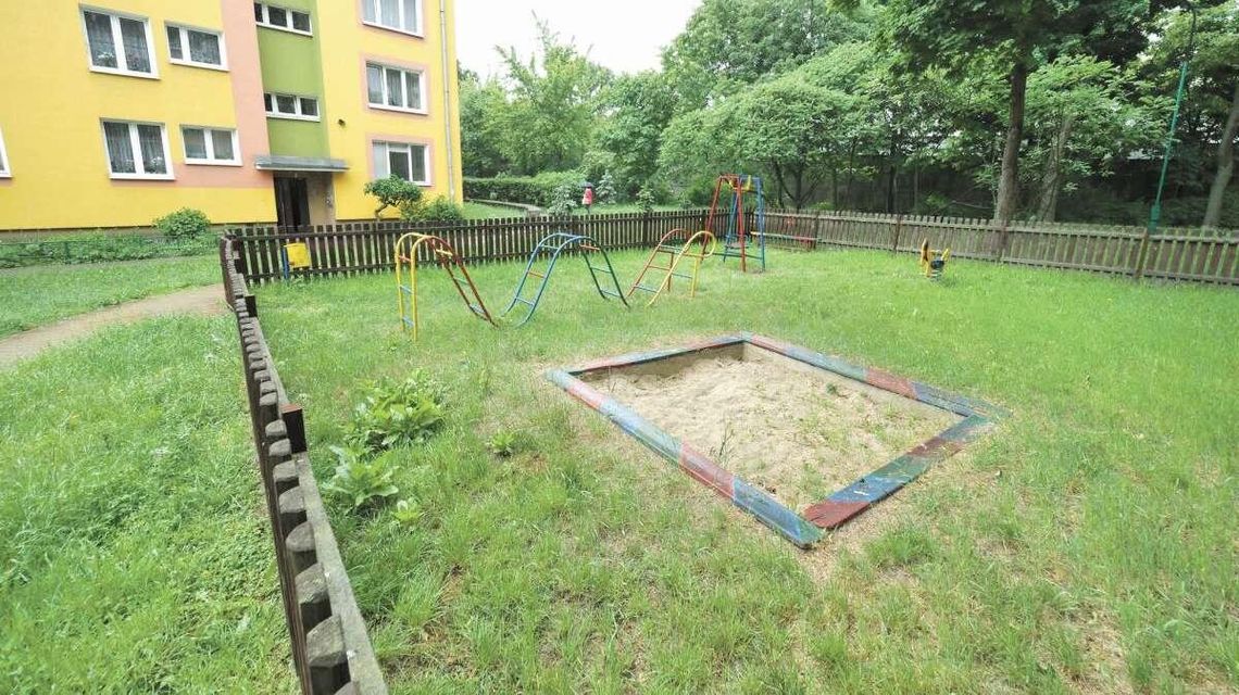 Nie dla pieska piasek. Sanepid kontroluje place zabaw Nie dla pieska piasek. Sanepid kontroluje place zabaw