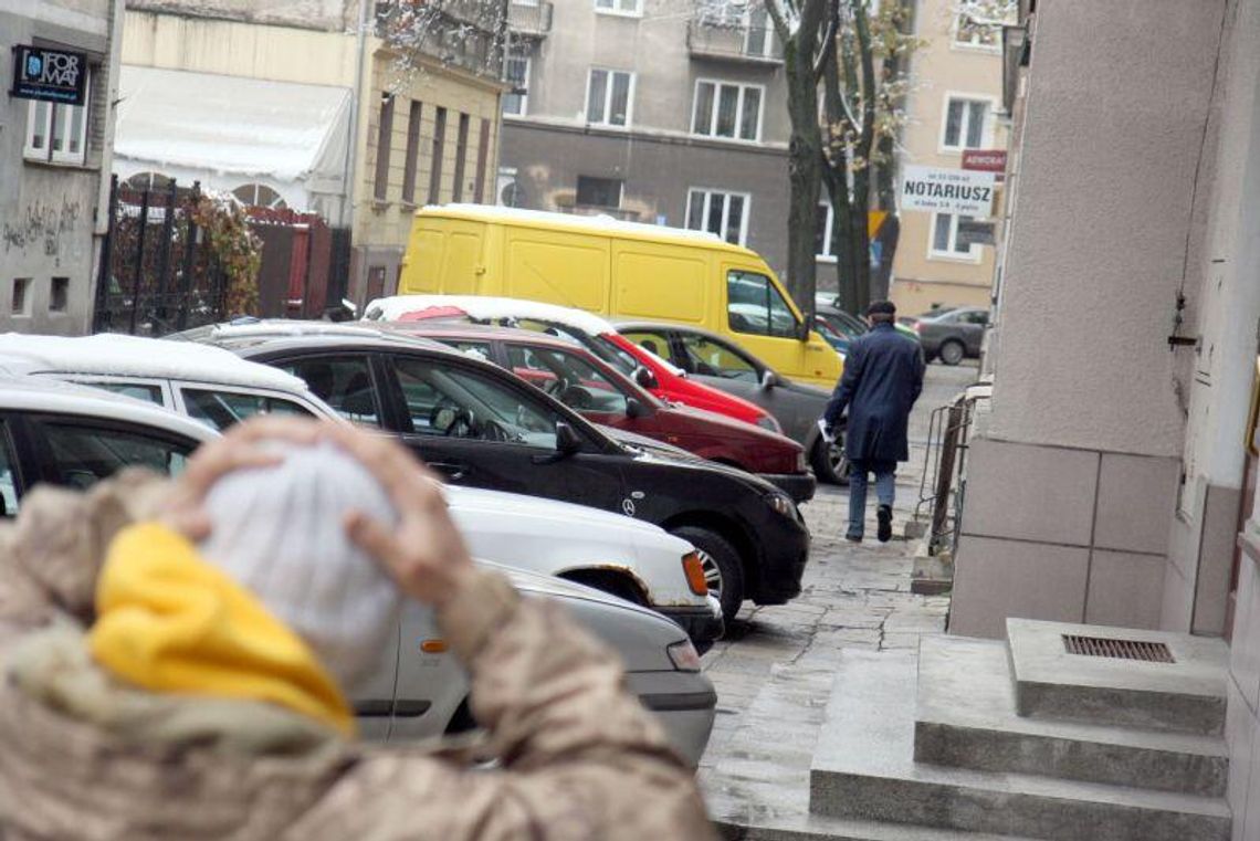 Nie dostanie abonamentu na płatną strefę. Narzeczona to nie rodzina Nie dostanie abonamentu na płatną strefę. Narzeczona to nie rodzina