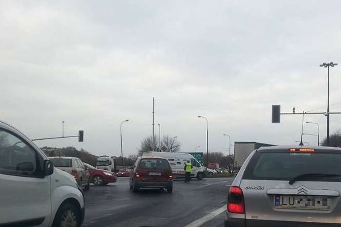 Nie działają światła na skrzyżowaniu al. Sikorskiego i Solidarności