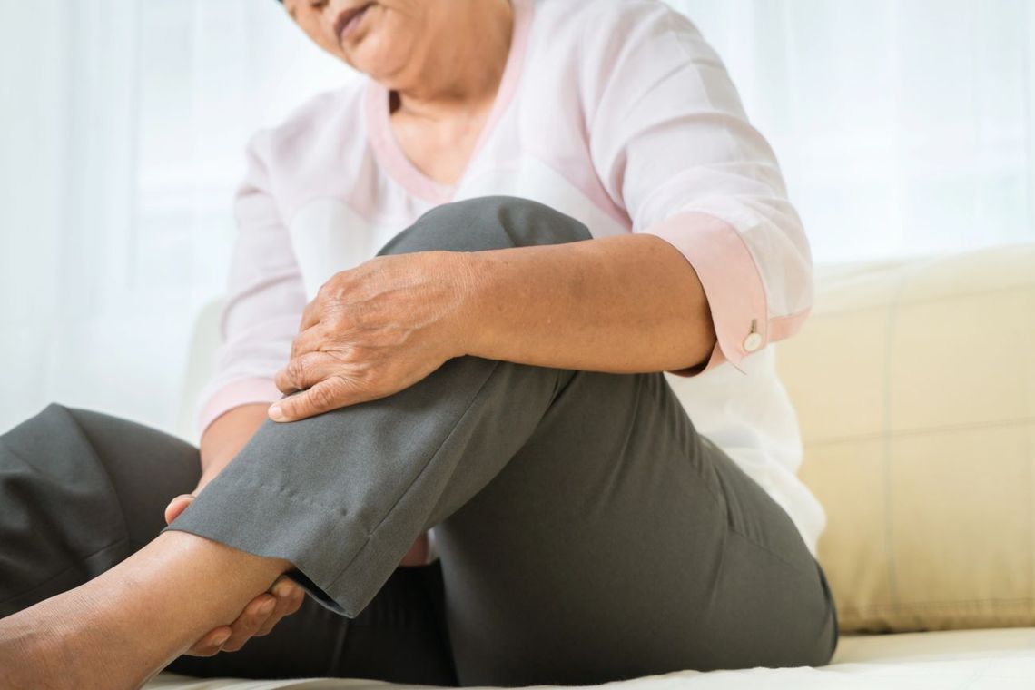 Nie ignoruj „ciężkich nóg” – to może być sygnał przewlekłej choroby żylnej Nie ignoruj „ciężkich nóg” – to może być sygnał przewlekłej choroby żylnej