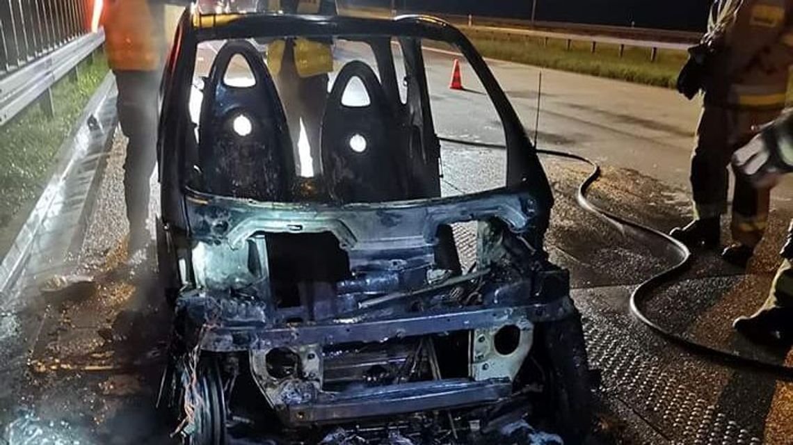 Nie ma co remontować. Pożar samochodu na S17