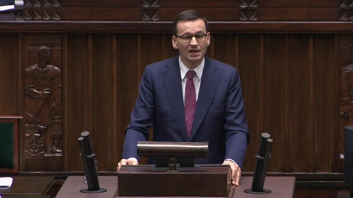„Nie ma wolności bez godności”. M. Morawiecki podał swój rząd do dymisji i chwali stan demokracji w Polsce