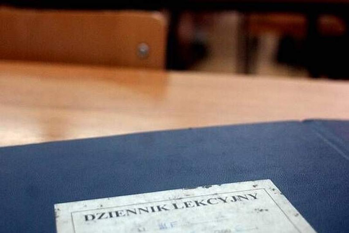 "Nie możemy wychodzić ze szkoły w czasie przerw, drzwi pilnuje ochroniarz"