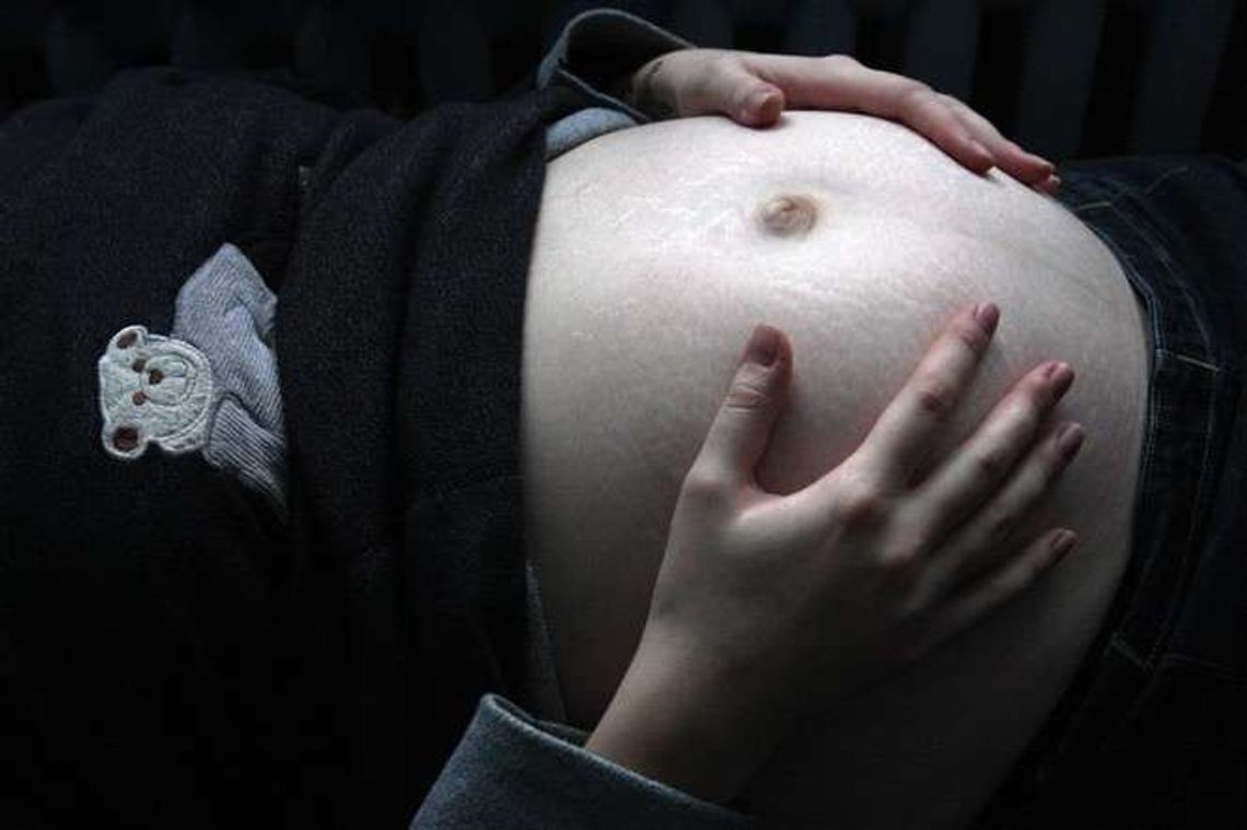 Nie skończyły nawet 14 lat. Coraz młodsze dziewczynki rodzą dzieci Nie skończyły nawet 14 lat. Coraz młodsze dziewczynki rodzą dzieci