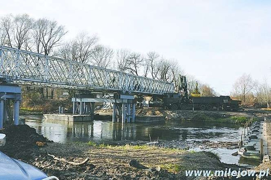 Nie stać ich na most, to go pożyczyli