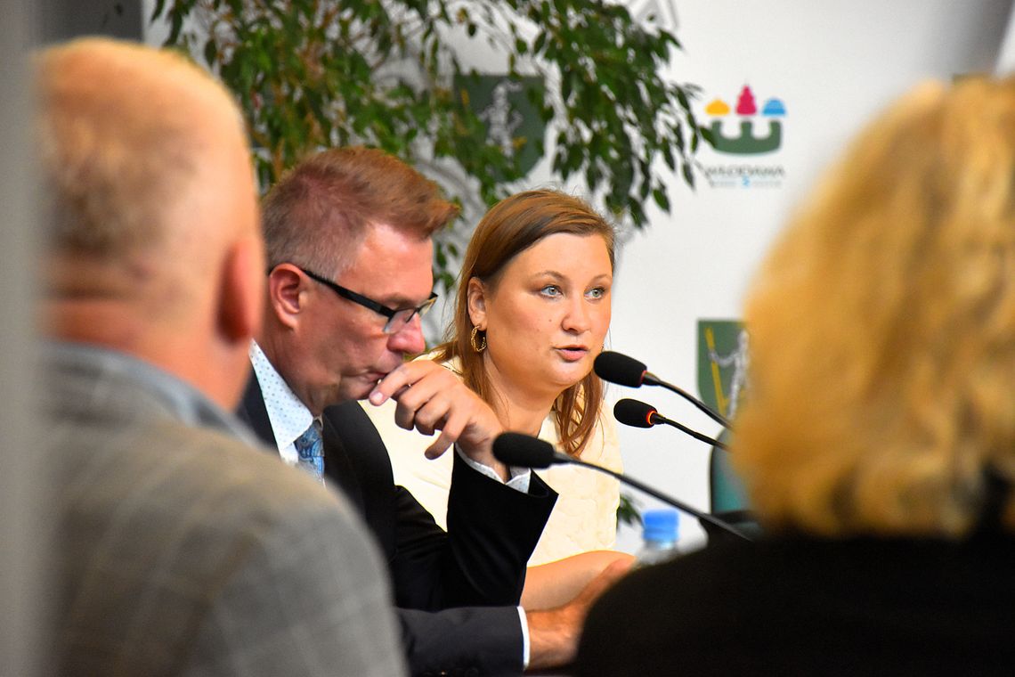 Nie tylko dzwonek i oceny. Ministerstwo we Włodawie stawia na relacje, a burmistrz odbiera Medal KEN Wiesław Muszyński Paulina Piechna-Więckiewicz
