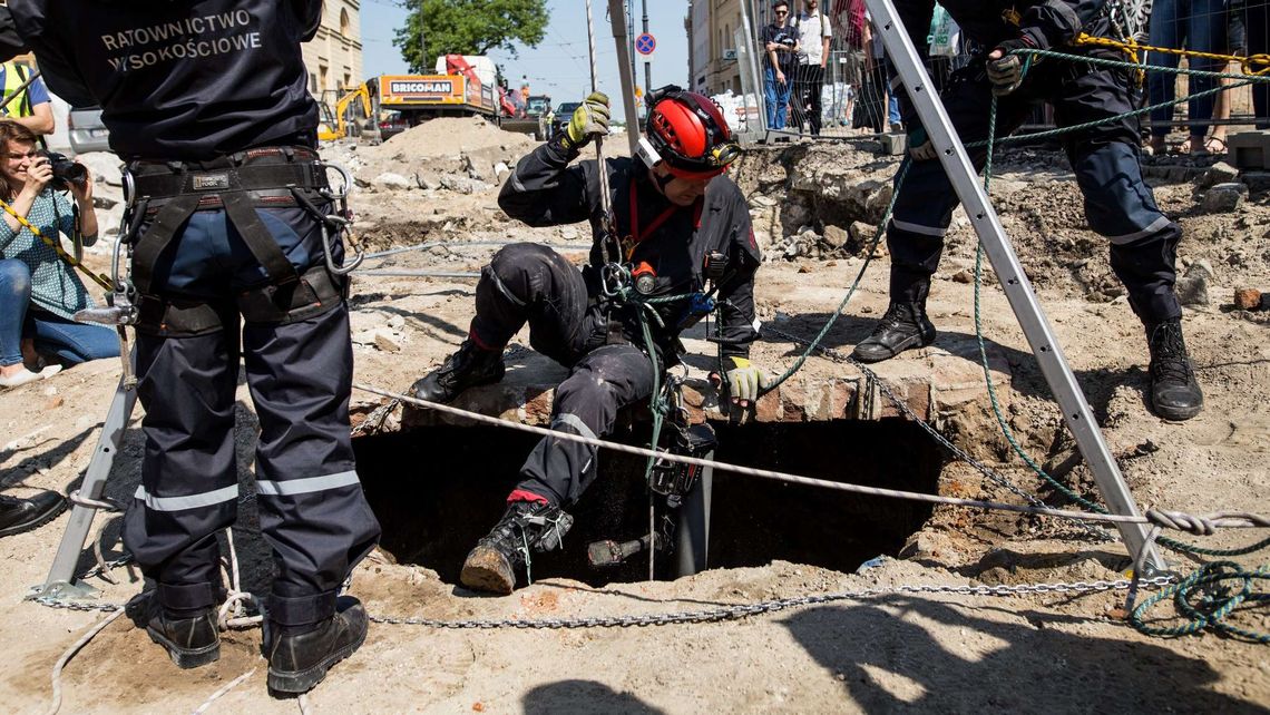 Nie tylko studnia. Nowe odkrycia przy Bramie Krakowskiej