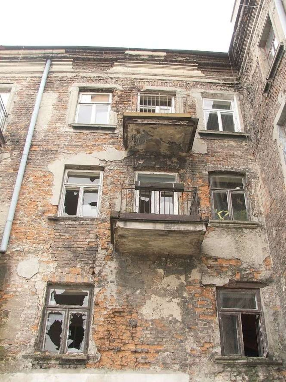 Nie udało się eksmitować lokatorów? Miasto płaci odszkodowania właścicielom mieszkań