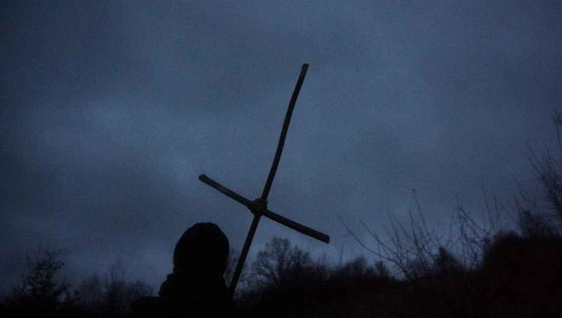 Nie w drodze, a przed komputerem. Wirtualna EDK [transmisja Drogi Krzyżowej z kościoła]