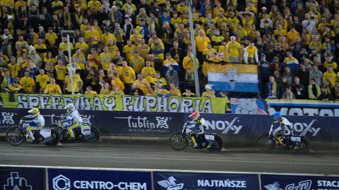 Nie wszyscy potrafili się zachować na meczu żużla. Kibice: "Idioto, nie masz wstępu na sektor"