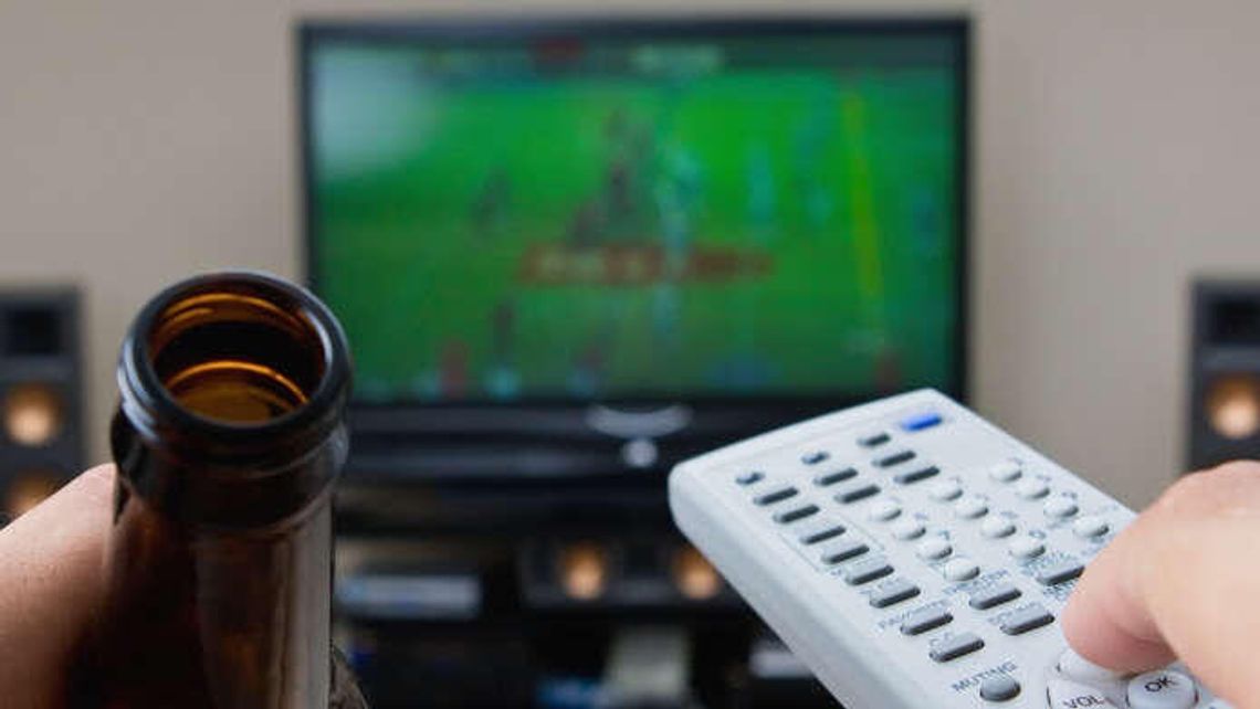 Nie wytrzymał z nerwów podczas meczu reprezentacji Polski. Wezwali policję