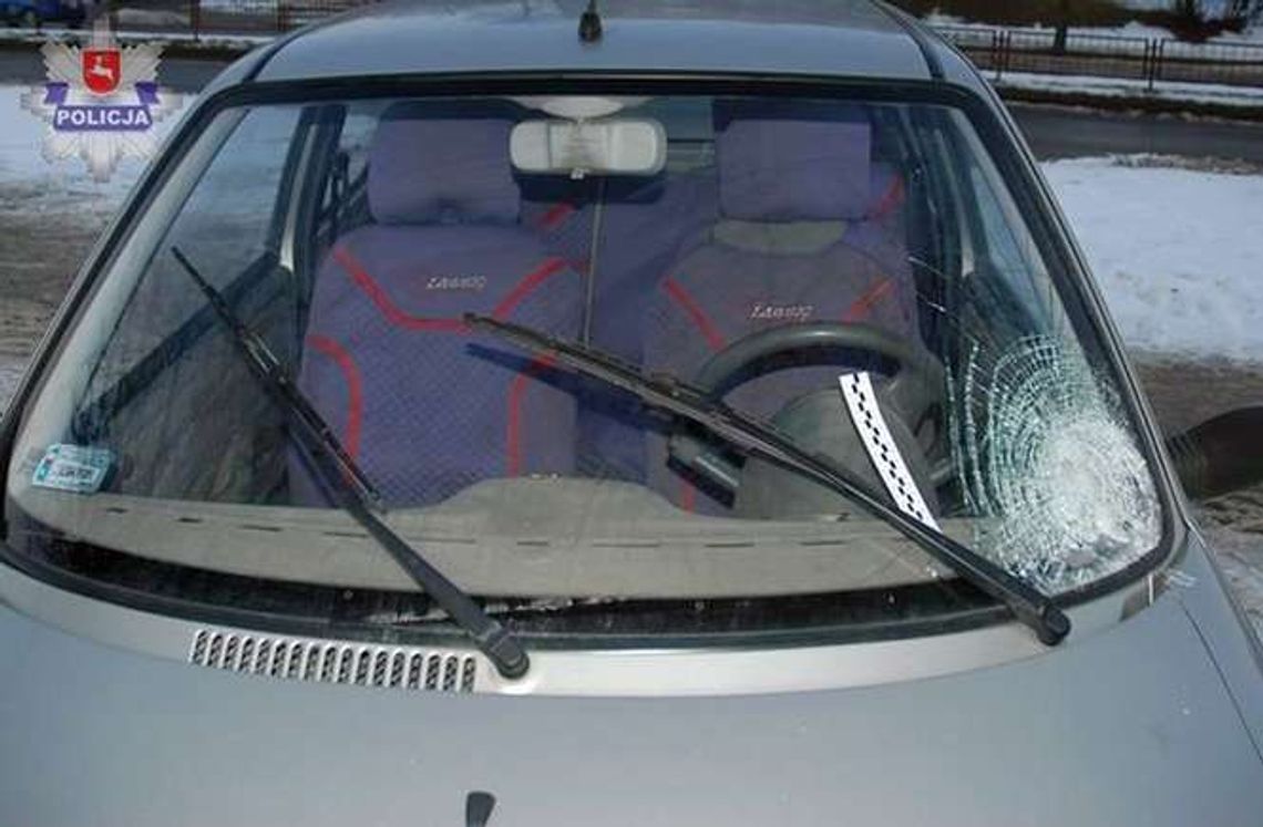 Nie zatrzymał się przed przejściem, potrącił dwie kobiety