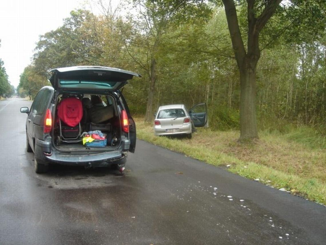 Nie zauważyła remontu drogi i wjechała w peugeota