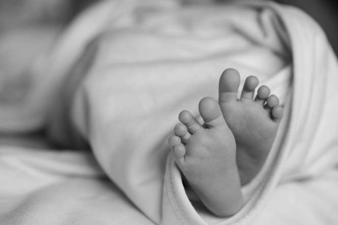 "Nie zrobiła nic, żeby zapobiec zbrodni". 24-latka odpowie za pomoc w zabójstwie syna