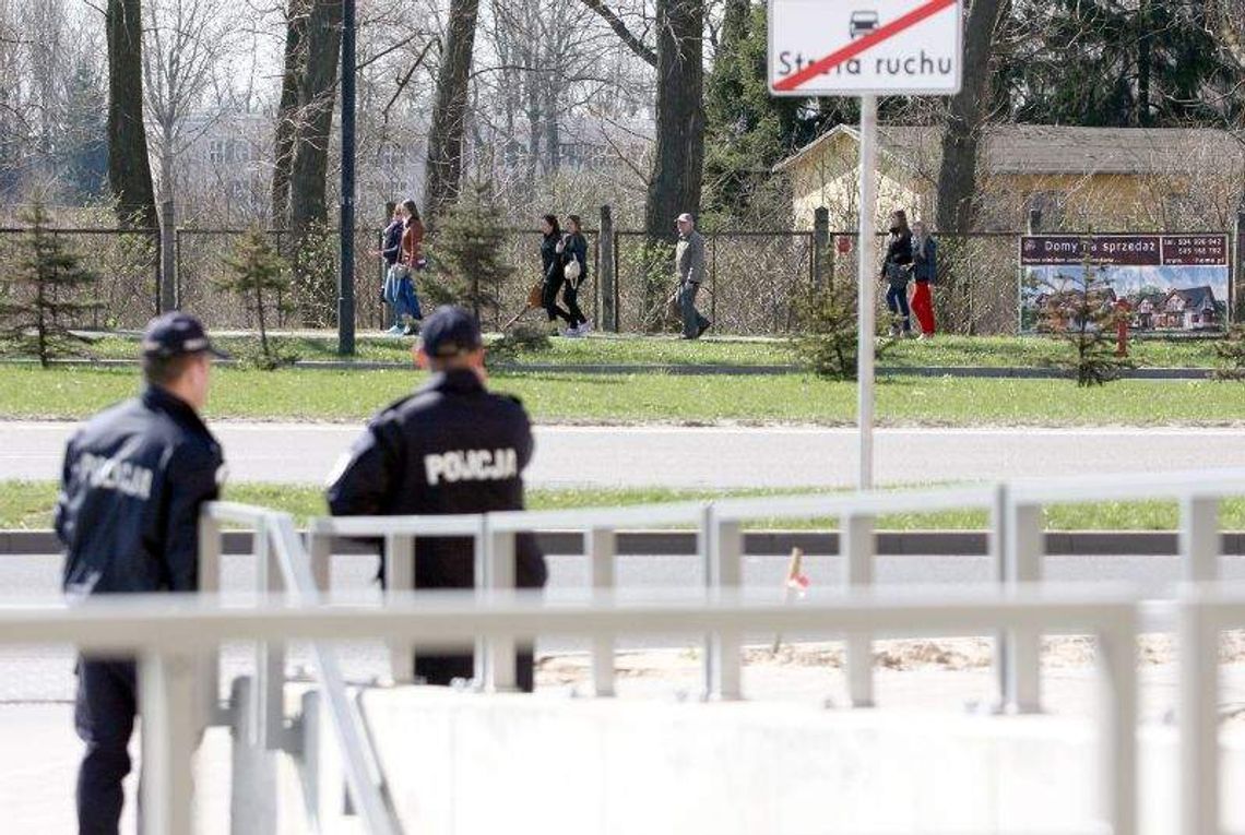 Niebezpieczna droga do Felicity: Posypały się mandaty. Pomogą barierki