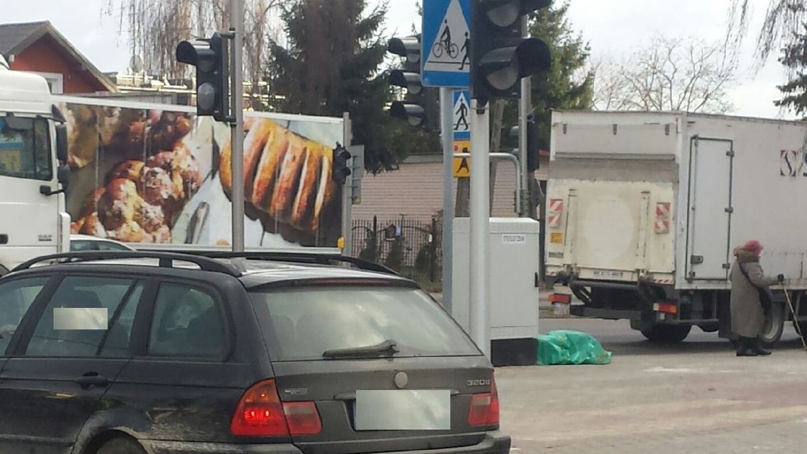 Niebezpieczne przejście. Mieszkańcy latami prosili o światła. Są, ale nie działają