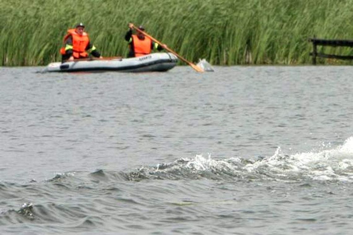 Niebezpiecznie nad wodą. 61-latek nie żyje. Dziecko udało się uratować
