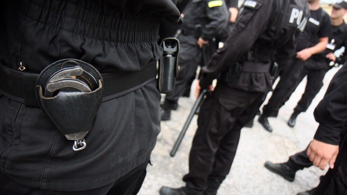 Niebezpieczny mężczyzna zbiegł policjantom. "Nie zbliżać się do niego"