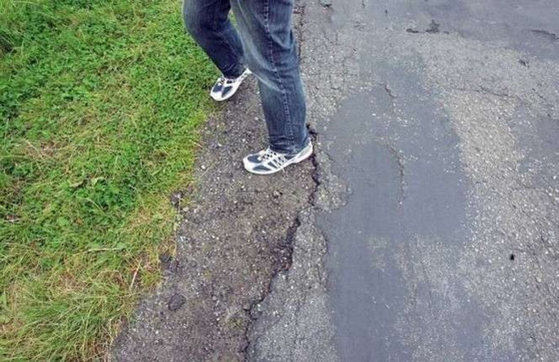 Niebrzegów: Będzie nowy asfalt i chodnik Niebrzegów: Będzie nowy asfalt i chodnik