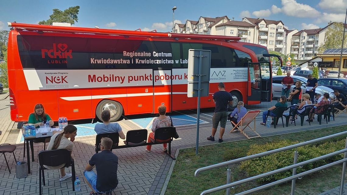 Niech się leje urzędnicza krew. Oddawali i będą ją dalej oddawać