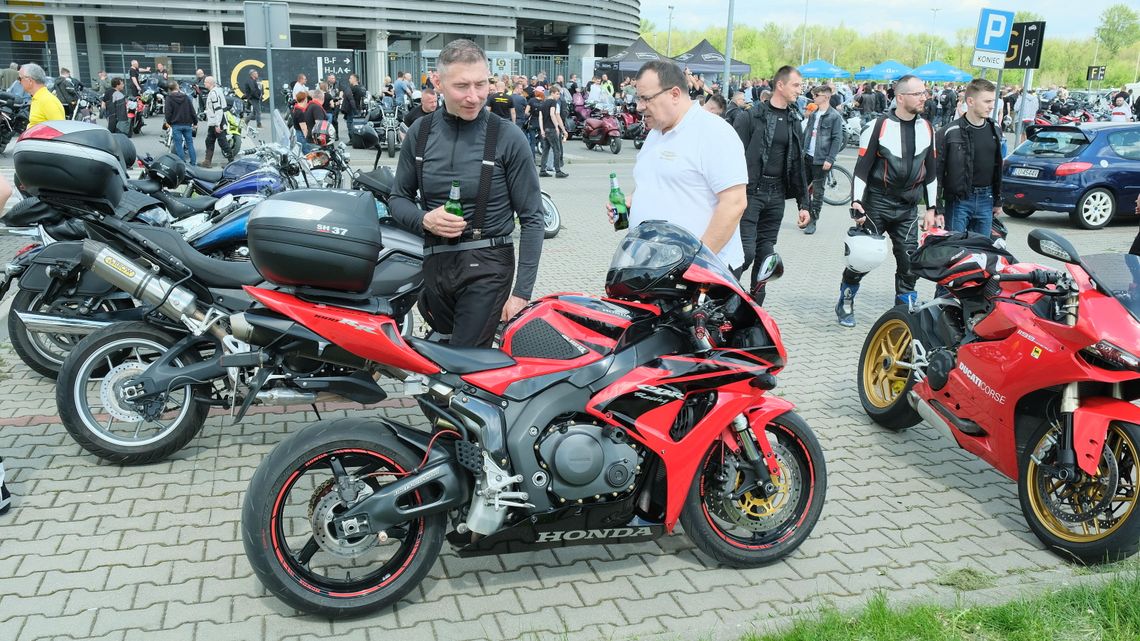 Niechronieni uczestnicy ruchu drogowego - uważajmy na rowerzystów i motocyklistów Niechronieni uczestnicy ruchu drogowego - uważajmy na rowerzystów i motocyklistów