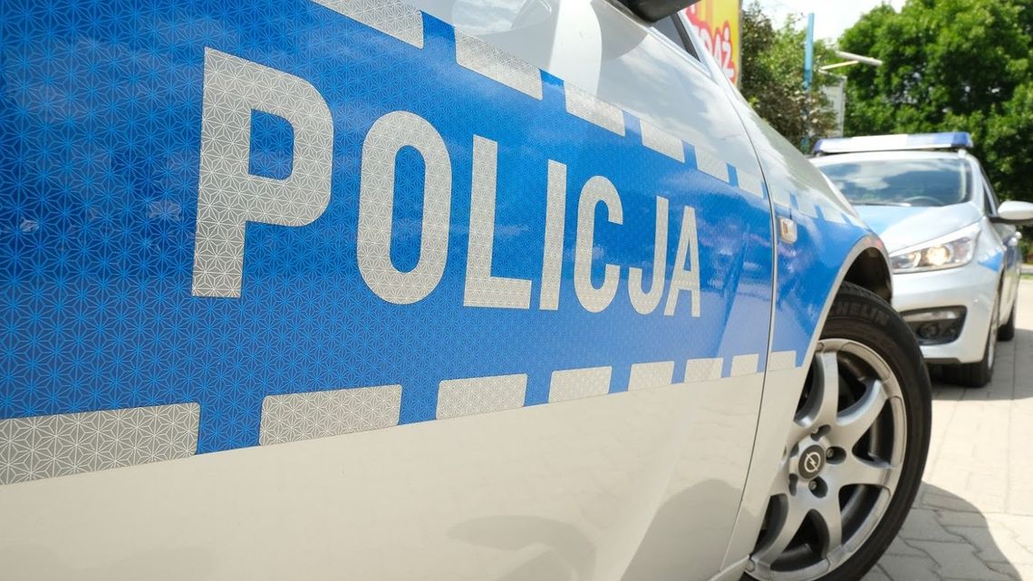 Niecodzienna pomyłka. Odstawił wózek sklepowy i samochodu już nie było. Obok stał taki sam Niecodzienna pomyłka. Odstawił wózek sklepowy i samochodu już nie było. Obok stał taki sam