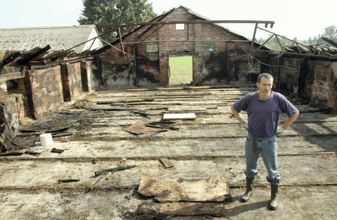 Niedrzwica Duża: Ogień zabrał im dom. Pomogli sąsiedzi