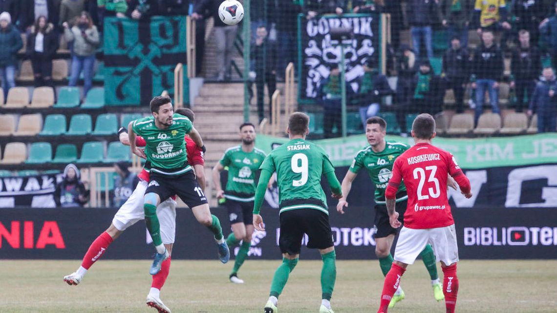 Niedzielny mecz Górnika Łęczna w Katowicach przy pustych trybunach