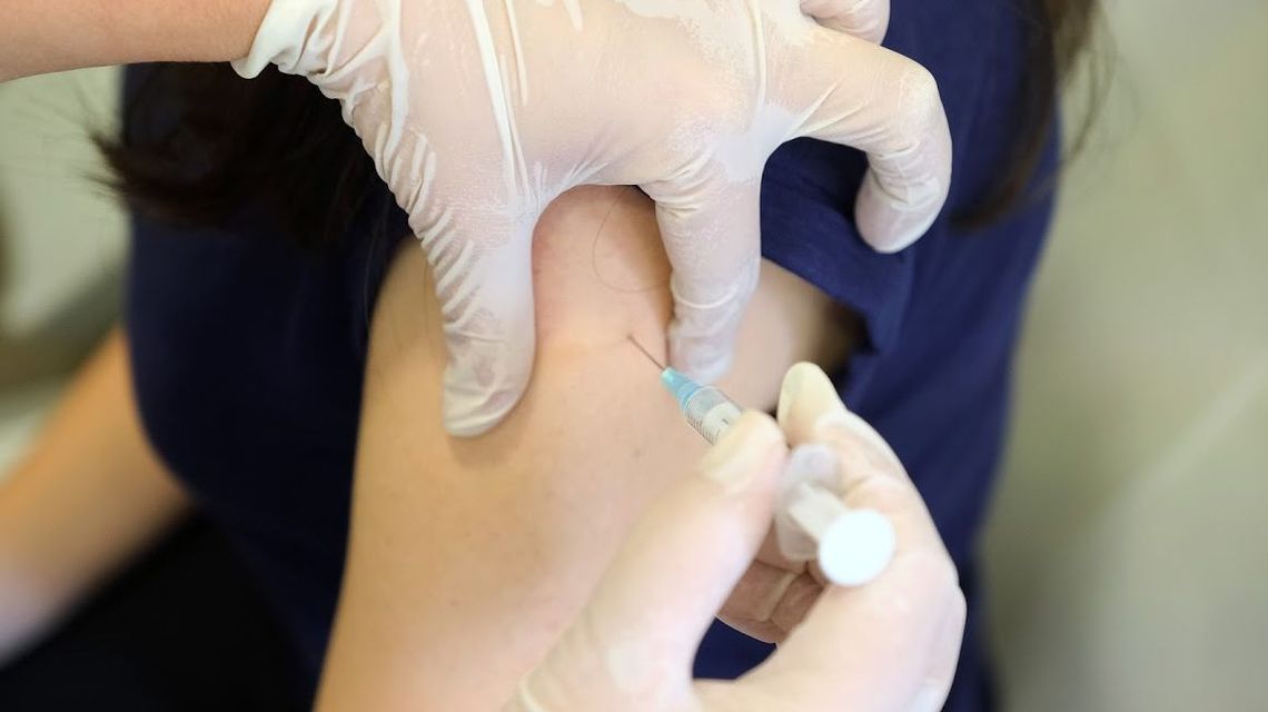 Niedzielski: W pierwszej kolejności zaszczepieni zostaną medycy Niedzielski: W pierwszej kolejności zaszczepieni zostaną medycy