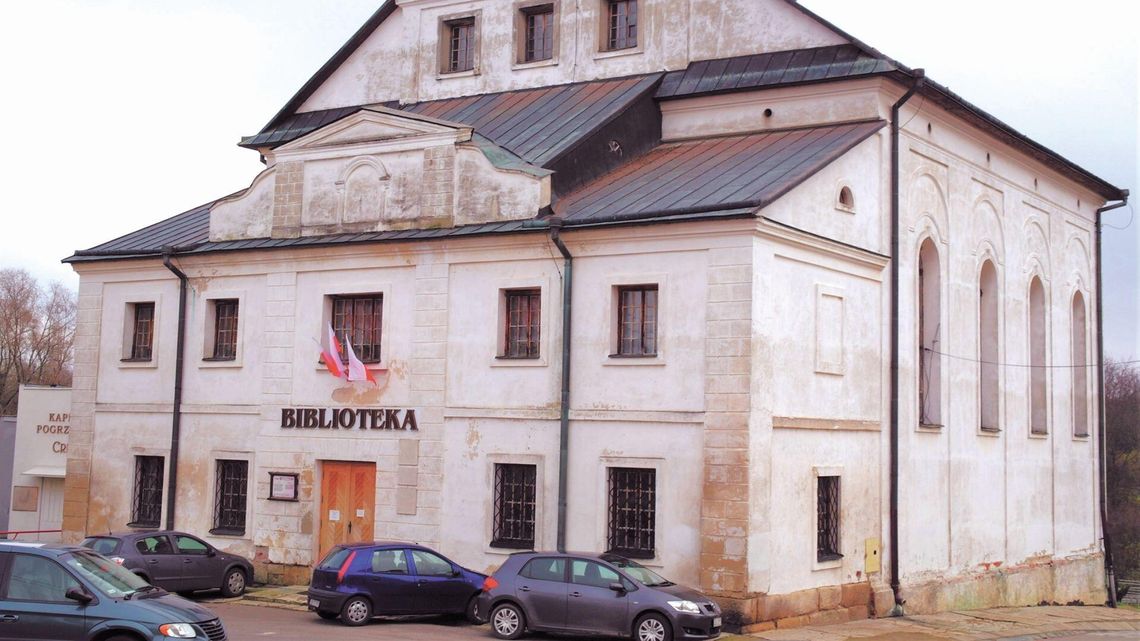 Niektóre książki są tu od 1948 roku, gdy została założona biblioteka. W przeprowadzce pomogą sami czytelnicy