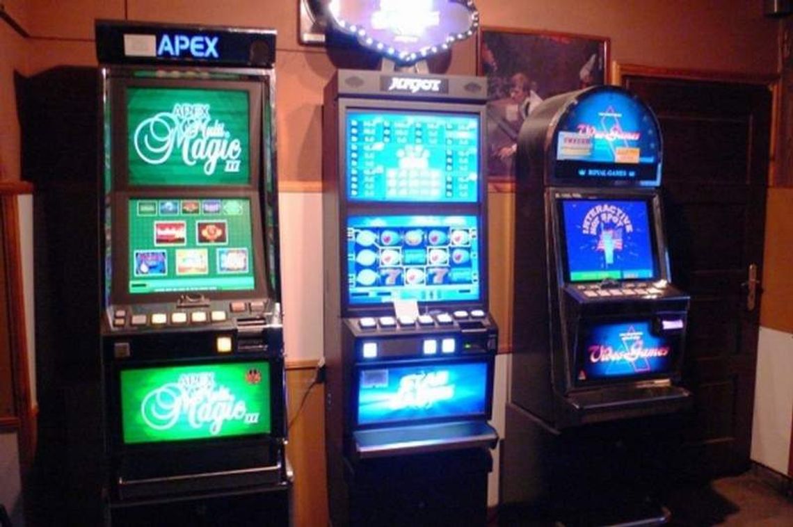 Nielegalne automaty w legalnych lokalach