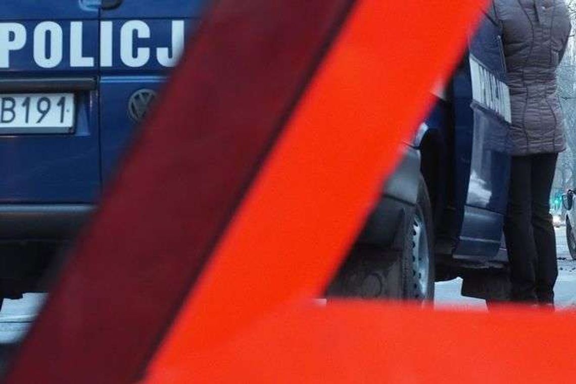 Niemce: Zderzenie trzech samochodów na drodze nr 19