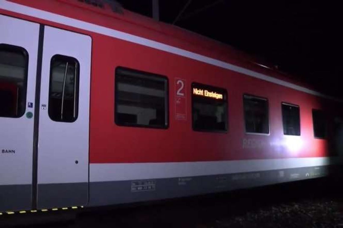 Niemcy: Atak nożownika w pociągu. Cztery osoby ciężko ranne