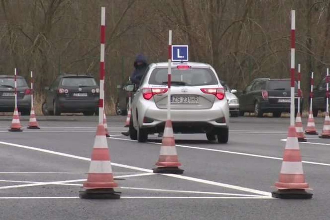 Niemcy chętnie zdają prawo jazdy w Polsce. Dlaczego?