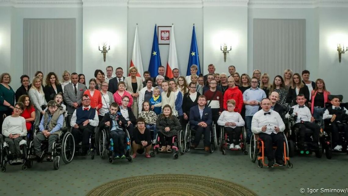 Niepełnosprawni z Zamościa na wycieczce. Z rewizytą u pierwszej damy