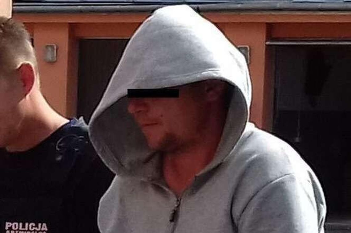 Niepełnosprawny bezdomny poprosił ich o papierosa. Skatowali go i okradli